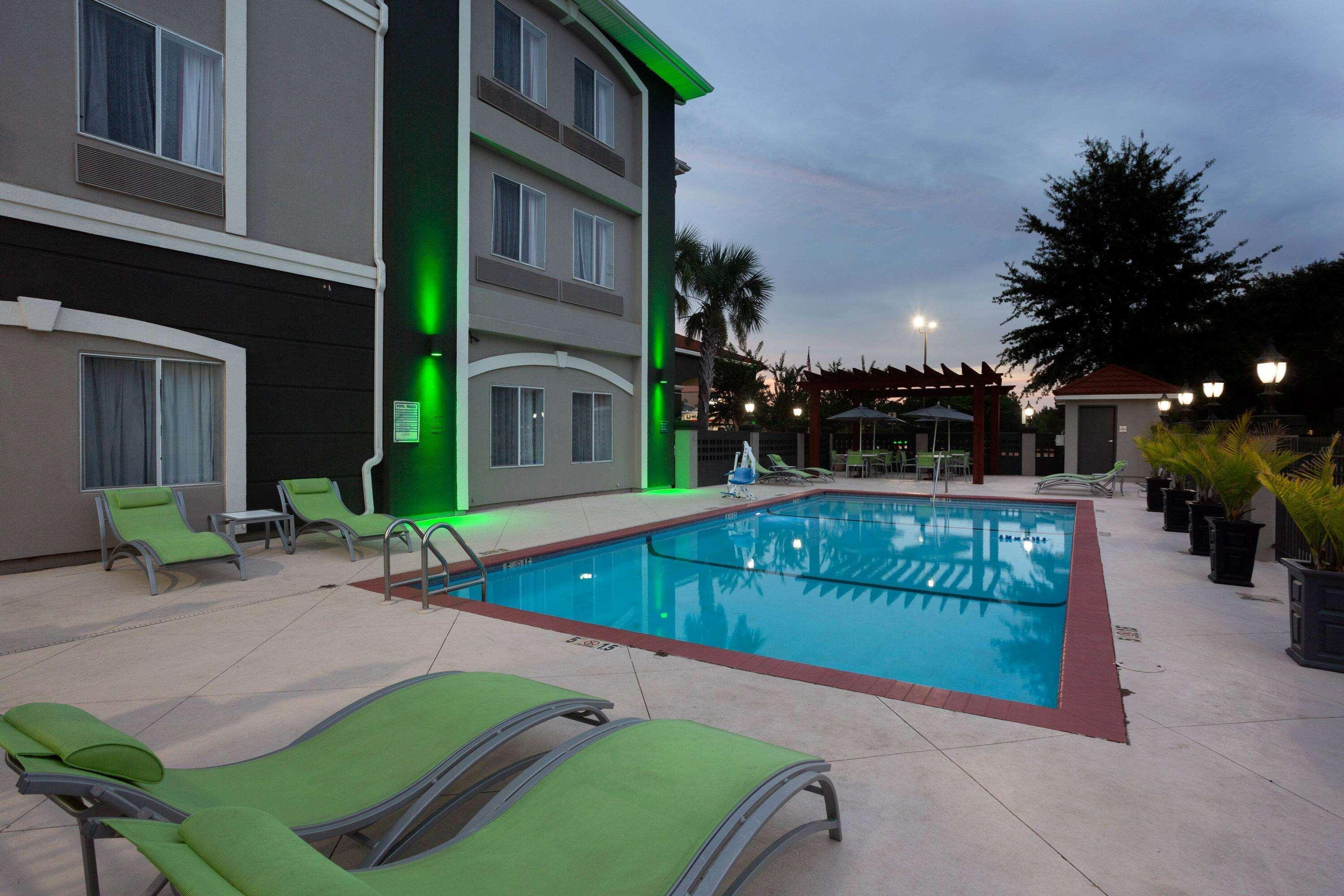 La Quinta By Wyndham Mobile - Daphne Hotell Exteriör bild